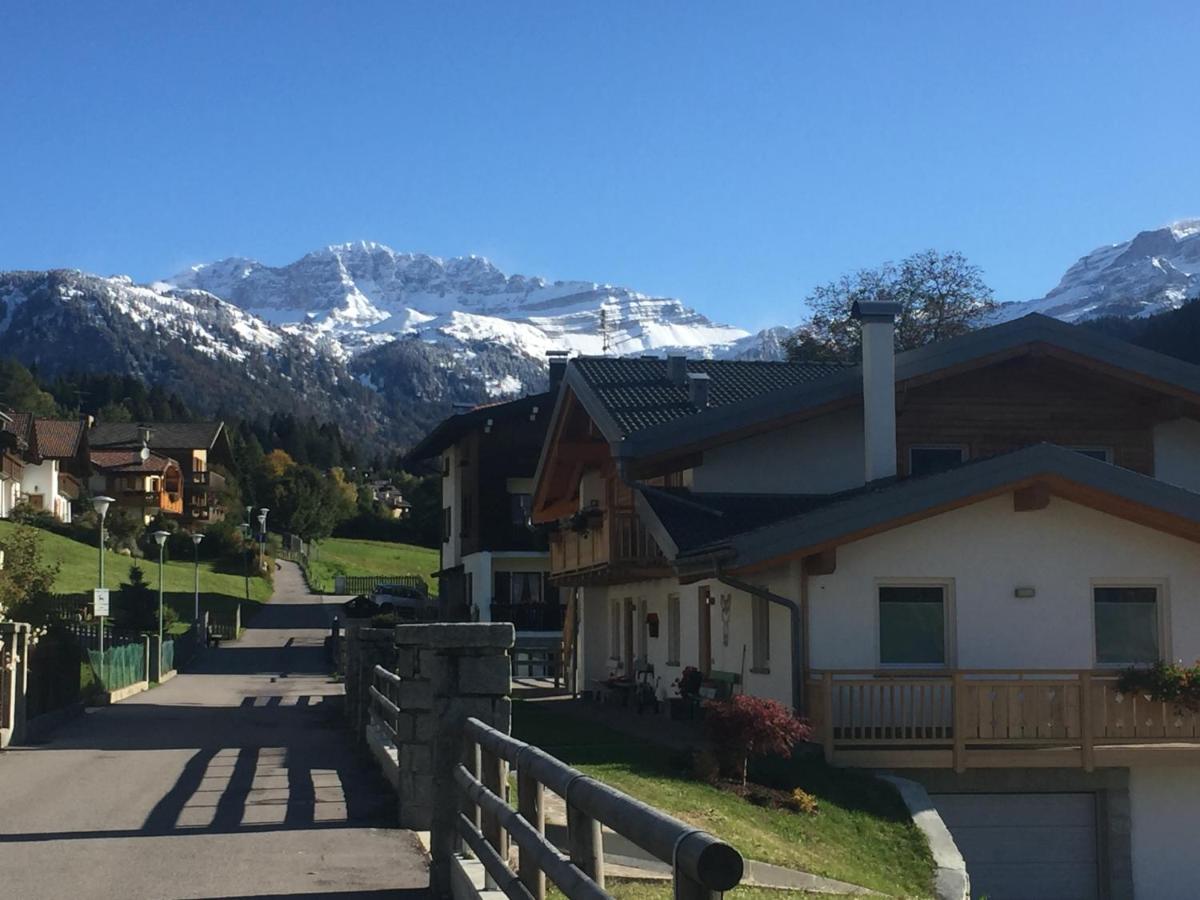 Апартаменти Dolomiti Di Brenta House Мадонна-ді-Кампільйо Екстер'єр фото