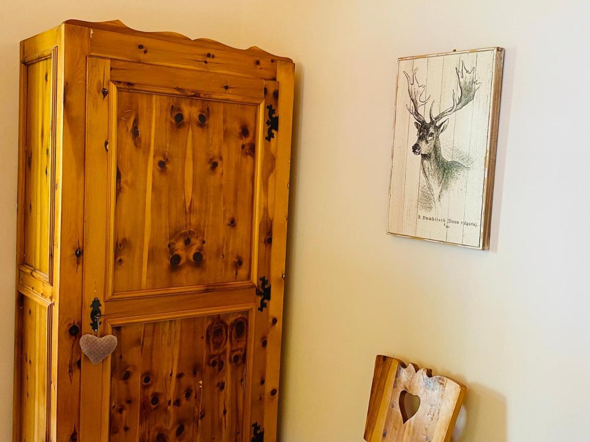 Апартаменти Dolomiti Di Brenta House Мадонна-ді-Кампільйо Екстер'єр фото