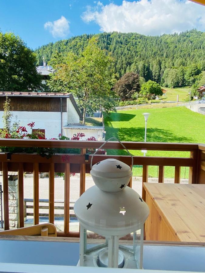Апартаменти Dolomiti Di Brenta House Мадонна-ді-Кампільйо Екстер'єр фото