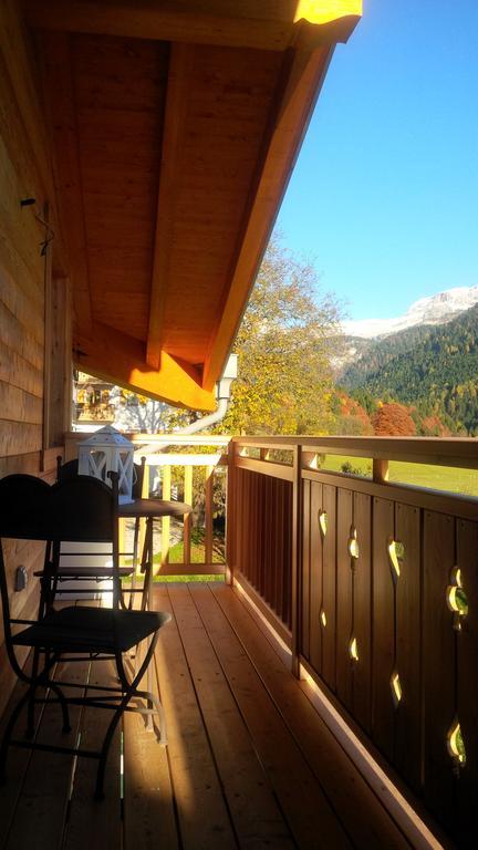 Апартаменти Dolomiti Di Brenta House Мадонна-ді-Кампільйо Екстер'єр фото